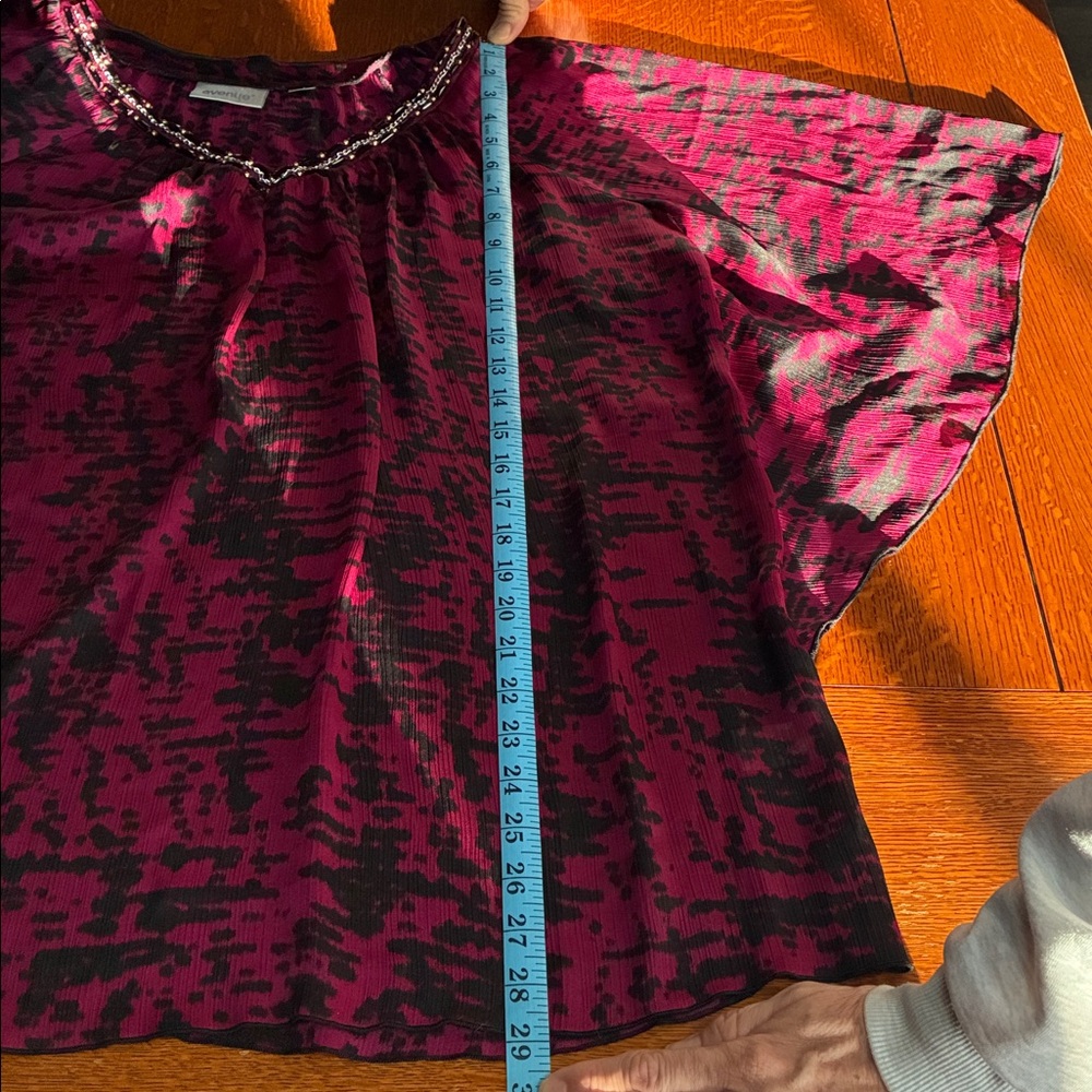 Avenue Fuchsia Abstract Blouse - Picture 6 of 7